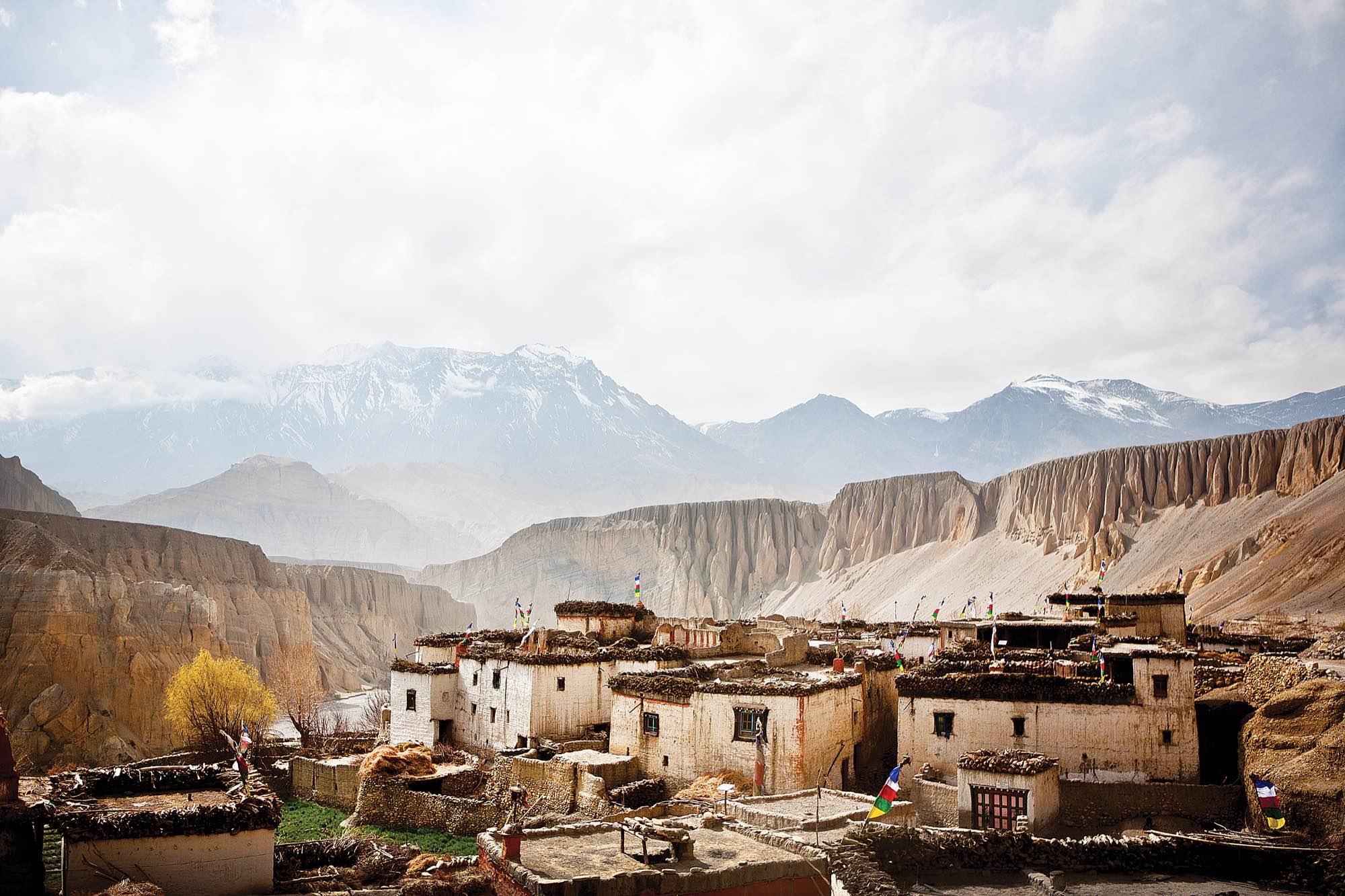 The village of Tangge stands on the edge of a Kali Gandaki tributary.